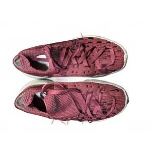 Nike Shoes - Size 6 - Stylish & Comfortable Sneakers